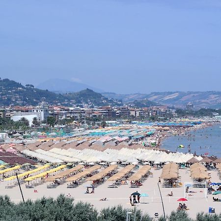 Suite113 In The Center With Beach Pescara Bagian luar foto