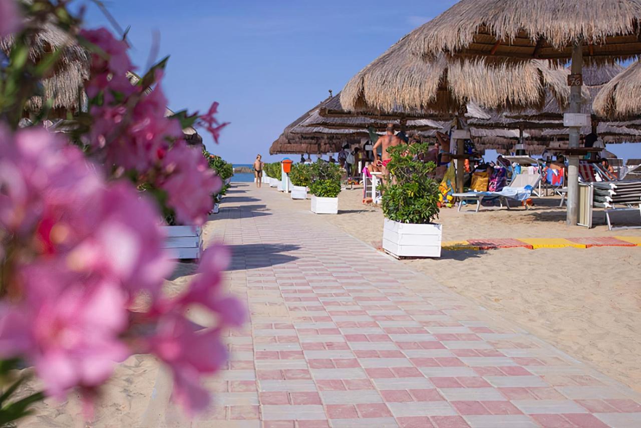 Suite113 In The Center With Beach Pescara Bagian luar foto
